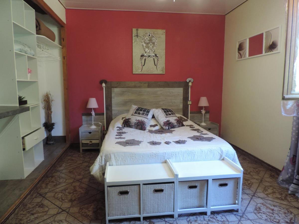 Les Deux Lions Hotel Alairac ภายนอก รูปภาพ